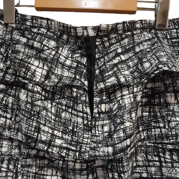 Dalia Collection Women's Mini Skirt Black & White Graphic Print Layers Size 8 - Picture 5 of 8